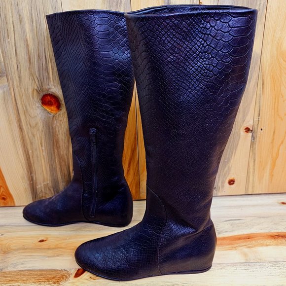 STUART WEITZMAN Crocodile Embossed Brown Leather Hidden Wedge Boots 7.5 - Picture 3 of 11